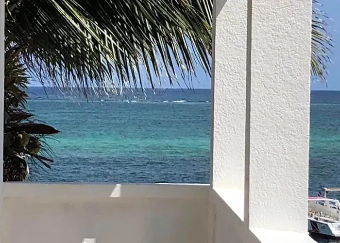 Spindrift & Golf Cart Hotel San Pedro (Ambergris Caye)