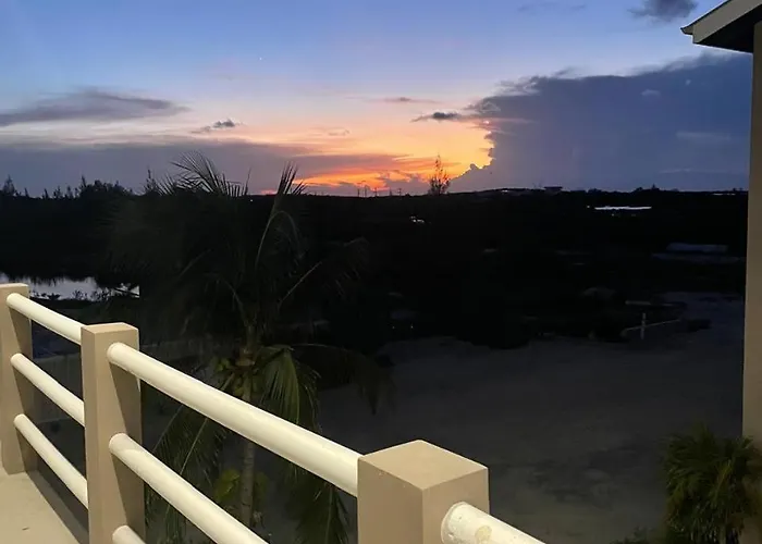 Hotel Spindrift & Golf Cart 3*